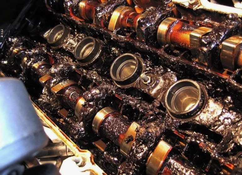 Что происходит с двигателем машины, когда экономят на масле