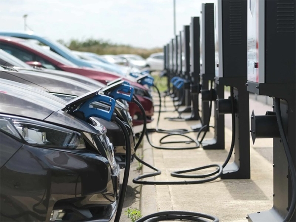 Мировые продажи электрифицированных автомобилей выросли на 31% в 2023 году